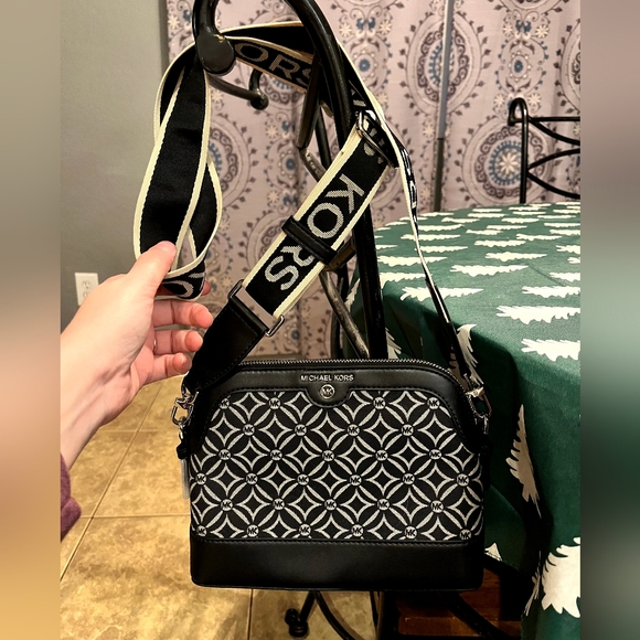 Michael Kors Jet Set Charm Large Dome Crossbody - Picture 12 of 13